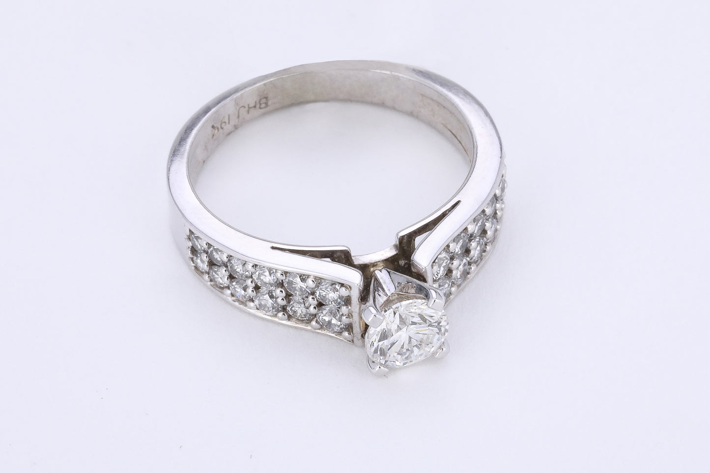 19k White Gold 1.7 ctw Diamond Engagement Ring