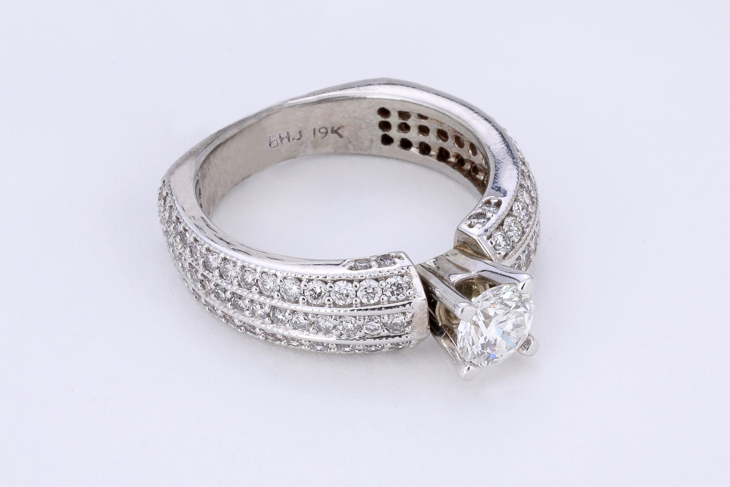 19k White Gold 0.83 ctw Diamond Engagement Ring